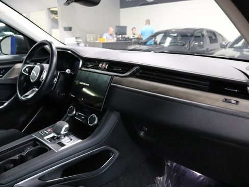 Used 2021 Jaguar F-PACE image 25