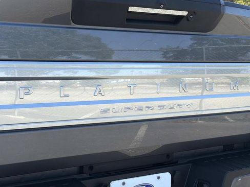 Certified 2021 Ford F250 Platinum w/ FX4 Off-Road Package AWD/4WD image 9