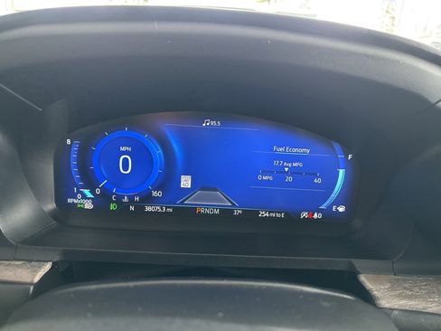 Used 2020 Ford Explorer Platinum w/ Premium Technology Package image 12