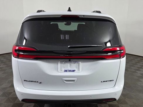 New 2026 Chrysler Pacifica Limited w/ S Appearance Package image 7