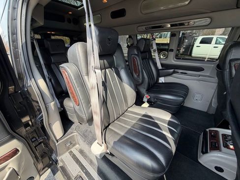 Used 2014 Chevrolet Express 2500 Extended image 20