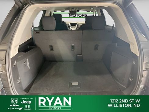 Used 2017 Chevrolet Equinox LT w/ Convenience Package AWD/4WD image 12