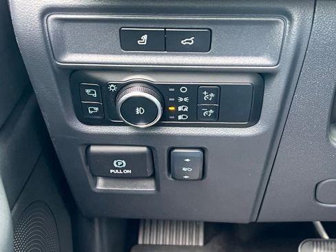 Used 2024 Ford Expedition Platinum image 31