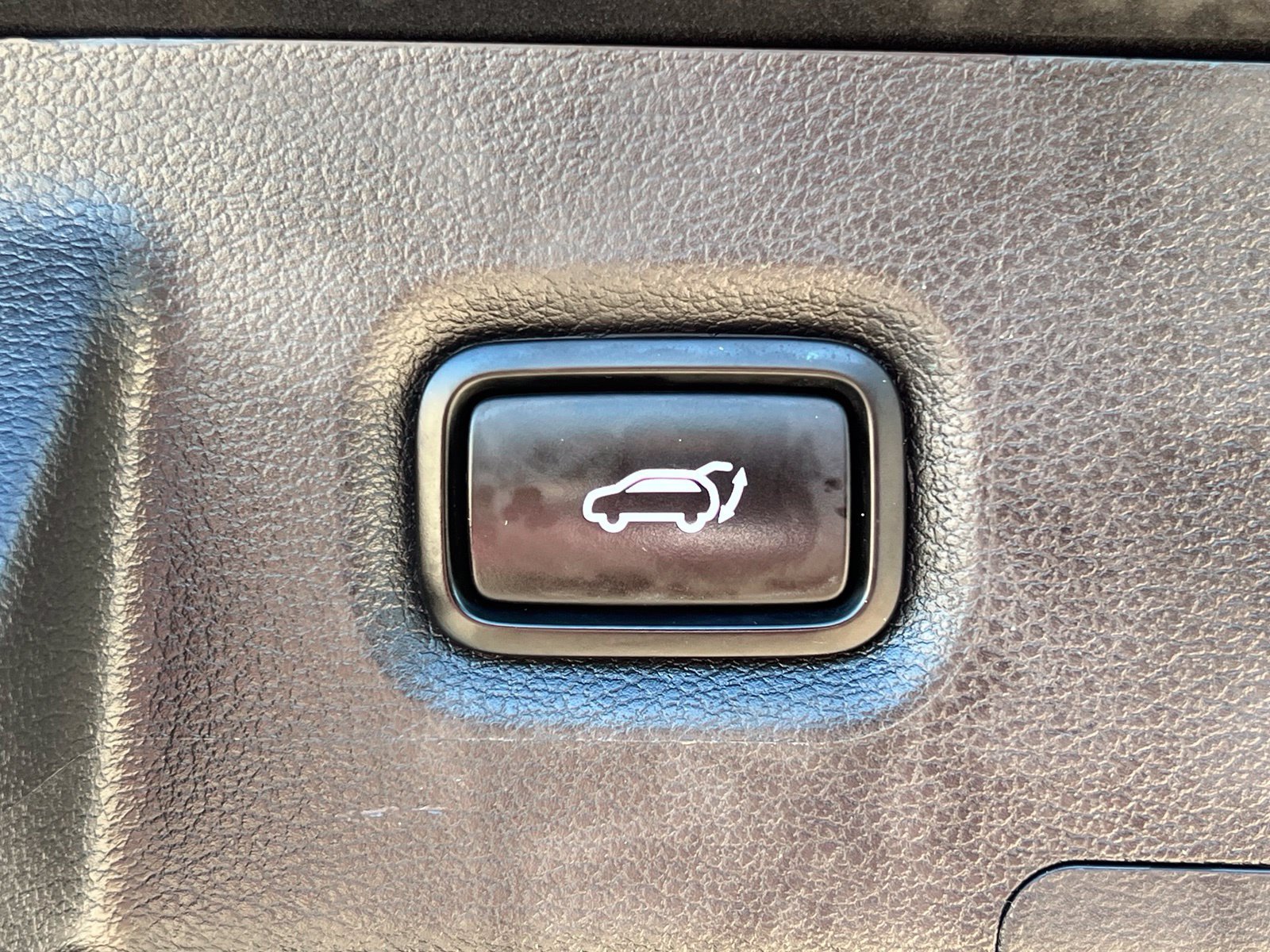 Used 2020 Hyundai Santa Fe Limited FWD image 15
