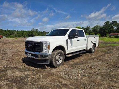 Used 2026 Ford F350 XL w/ FX4 Off-Road Package AWD/4WD image 6