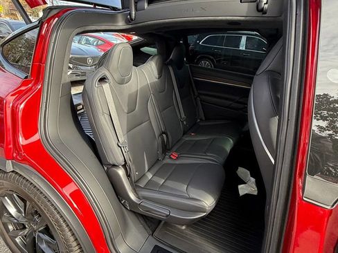 Used 2025 Tesla Model X image 5