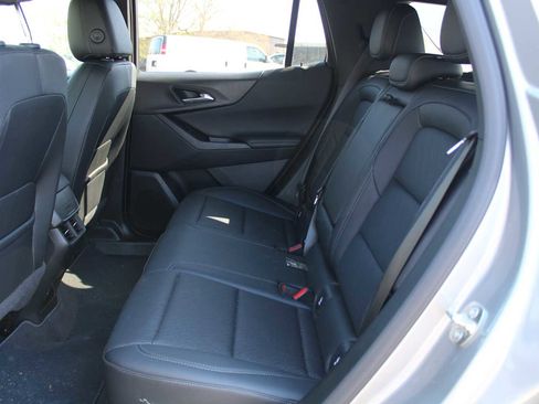 Used 2025 Chevrolet Equinox LT w/ Convenience Package II FWD image 6