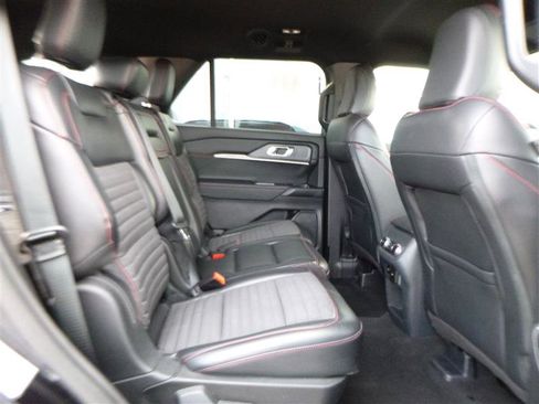 Used 2025 Ford Explorer ST-Line w/ ST-Line Street Pack AWD/4WD image 9