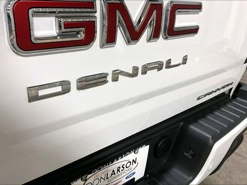 Used 2021 GMC Canyon Denali image 26