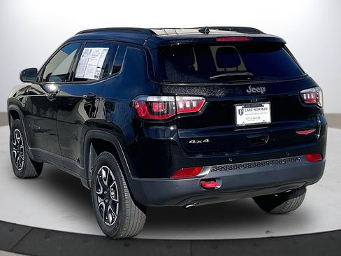 Used 2024 Jeep Compass Trailhawk image 7