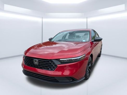 Certified 2025 Honda Accord SE image 8