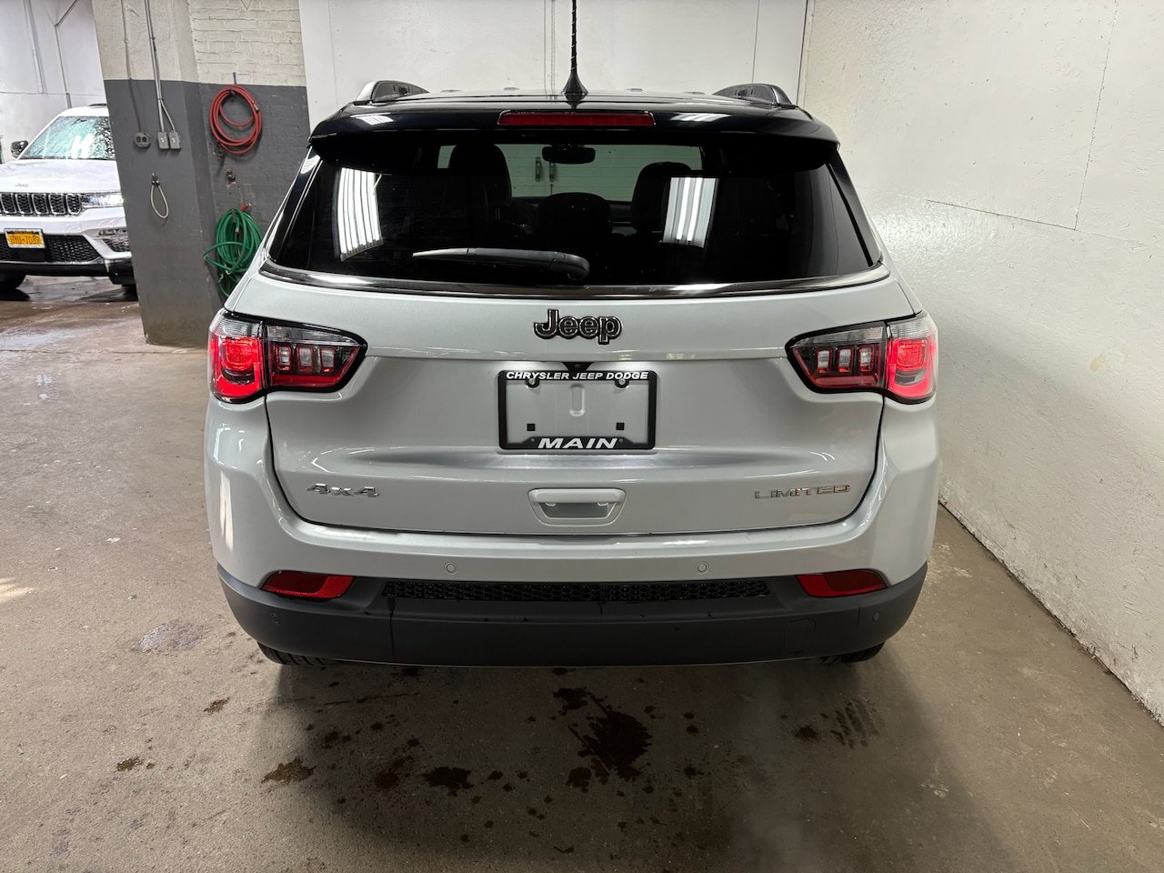 Used 2024 Jeep Compass Limited AWD/4WD image 8