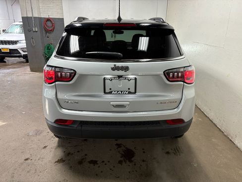 Used 2024 Jeep Compass Limited image 8