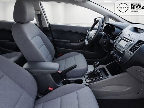 Used 2017 Kia Forte LX FWD image 10