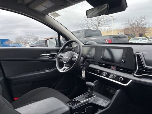 Used 2025 Kia Sportage LX AWD/4WD image 36