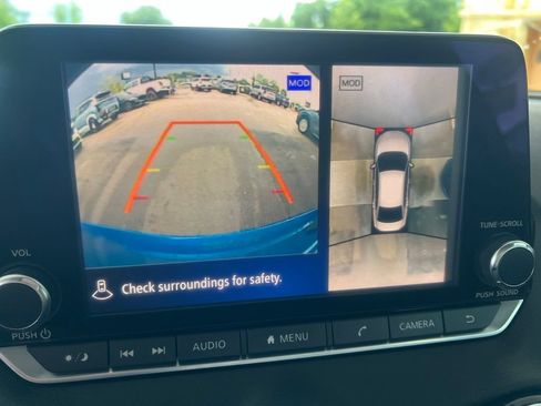 Used 2020 Nissan Sentra SR w/ Premium Package FWD image 46