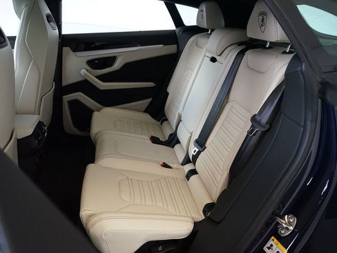 Used 2025 Lamborghini Urus SE AWD/4WD image 24