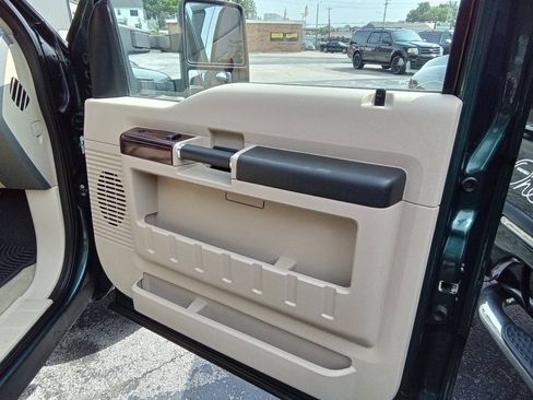 Used 2008 Ford F250 Lariat AWD/4WD image 4