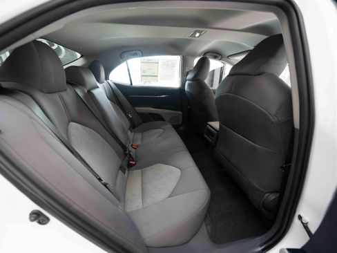 Used 2020 Toyota Camry LE FWD image 24