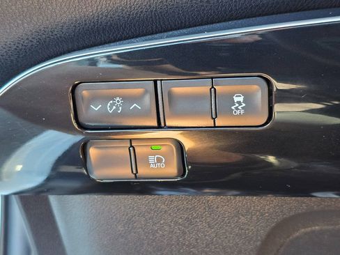 Used 2017 Toyota Prius Four Touring w/ Carpet Mat Package image 41