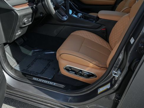 Used 2025 Jeep Grand Cherokee L Summit w/ Advanced Protech Group IV AWD/4WD image 30