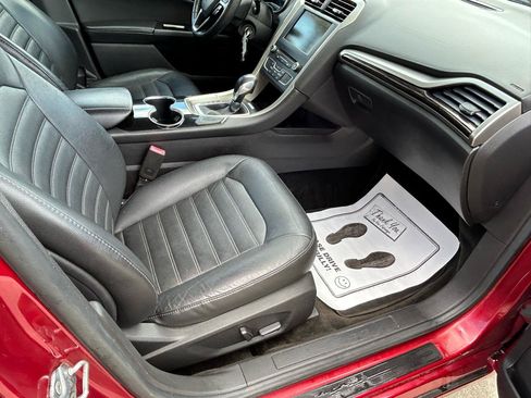 Used 2016 Ford Fusion SE w/ Equipment Group 202A FWD image 12