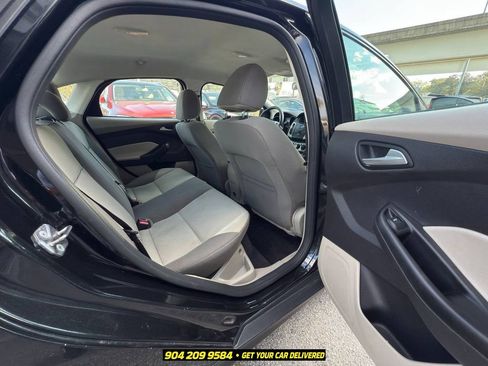 Used 2014 Ford Focus SE FWD image 30
