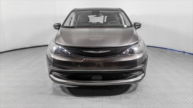 Used 2023 Chrysler Voyager LX FWD image 12