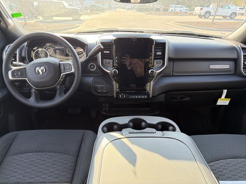 Used 2025 RAM 2500 Big Horn AWD/4WD image 17