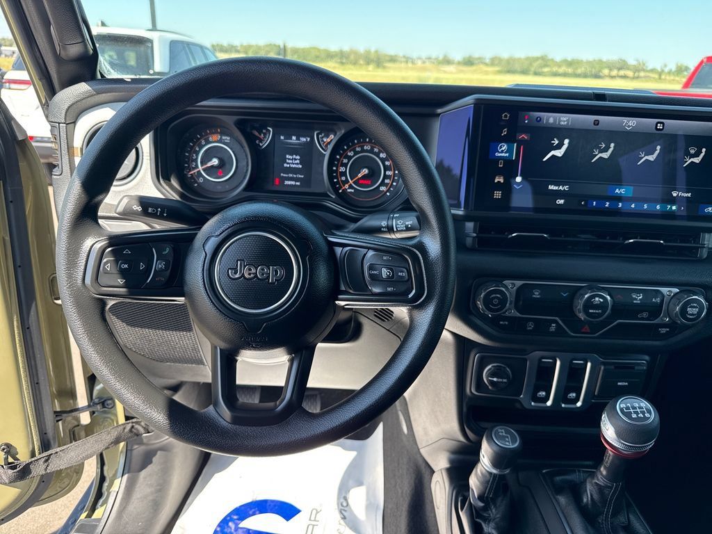 Used 2025 Jeep Wrangler Sport AWD/4WD image 13