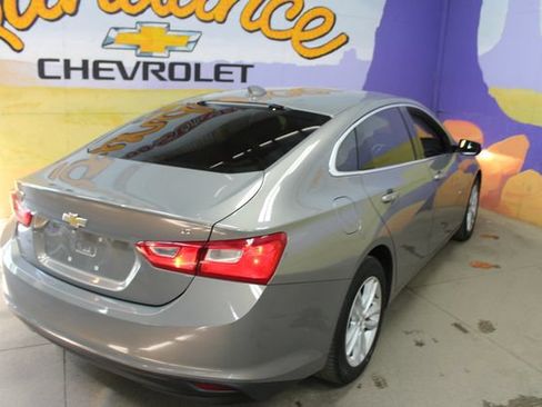 Used 2018 Chevrolet Malibu LT FWD image 8