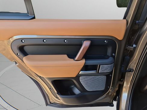 Used 2024 Land Rover Defender 130 X image 17