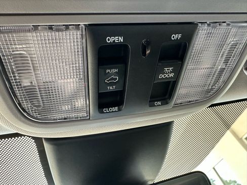 Used 2024 Honda Odyssey EX-L image 39