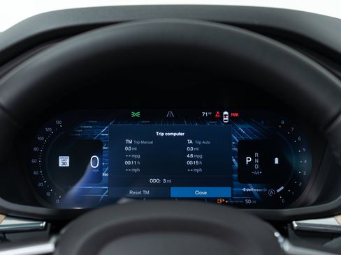 New 2026 Volvo XC60 B5 Plus w/ Climate Package image 18