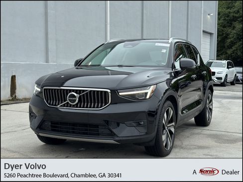 Used 2023 Volvo XC40 B4 Ultimate w/ Protection Package Premier FWD image 1