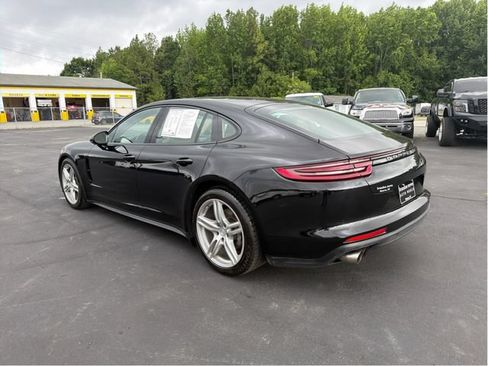 Used 2019 Porsche Panamera RWD image 8