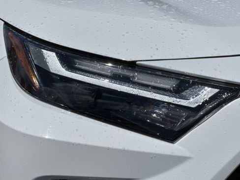 Used 2022 Toyota RAV4 XLE w/ Convenience Package FWD image 10