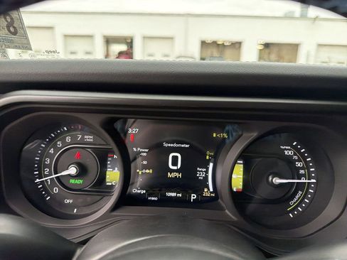 Used 2024 Jeep Wrangler Unlimited Rubicon 4xe AWD/4WD image 23