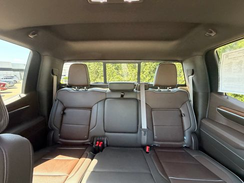 Used 2025 GMC Sierra 1500 Denali w/ Denali Reserve Package AWD/4WD image 3