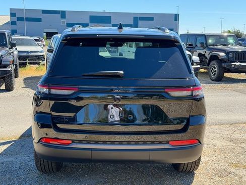 New 2026 Jeep Grand Cherokee Limited w/ Limited Altitude Package image 7