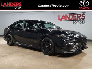 Used 2025 Toyota Camry SE video 1