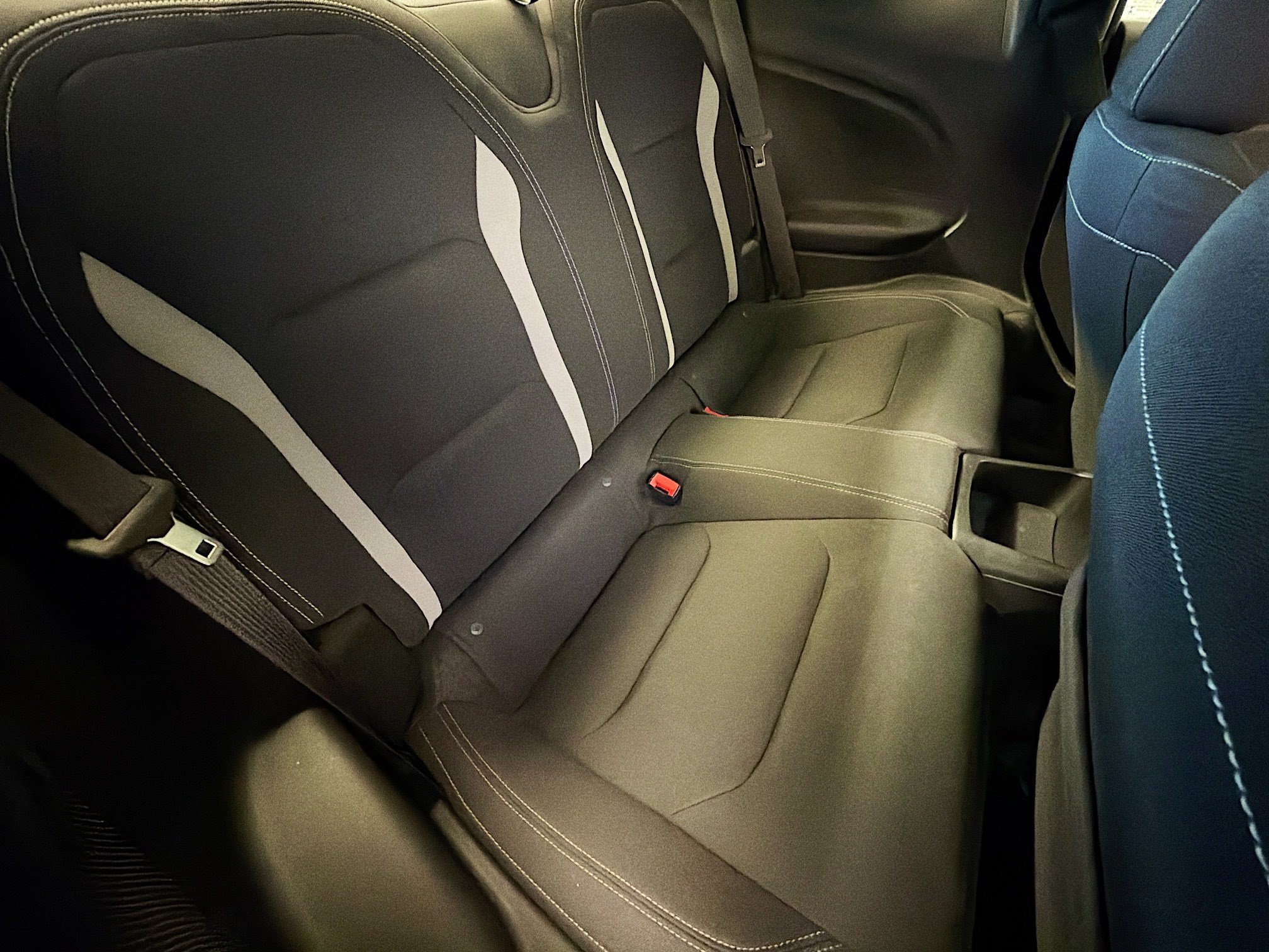 Used 2022 Chevrolet Camaro LT RWD image 13