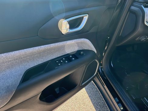 Used 2024 Jeep Compass Latitude image 15