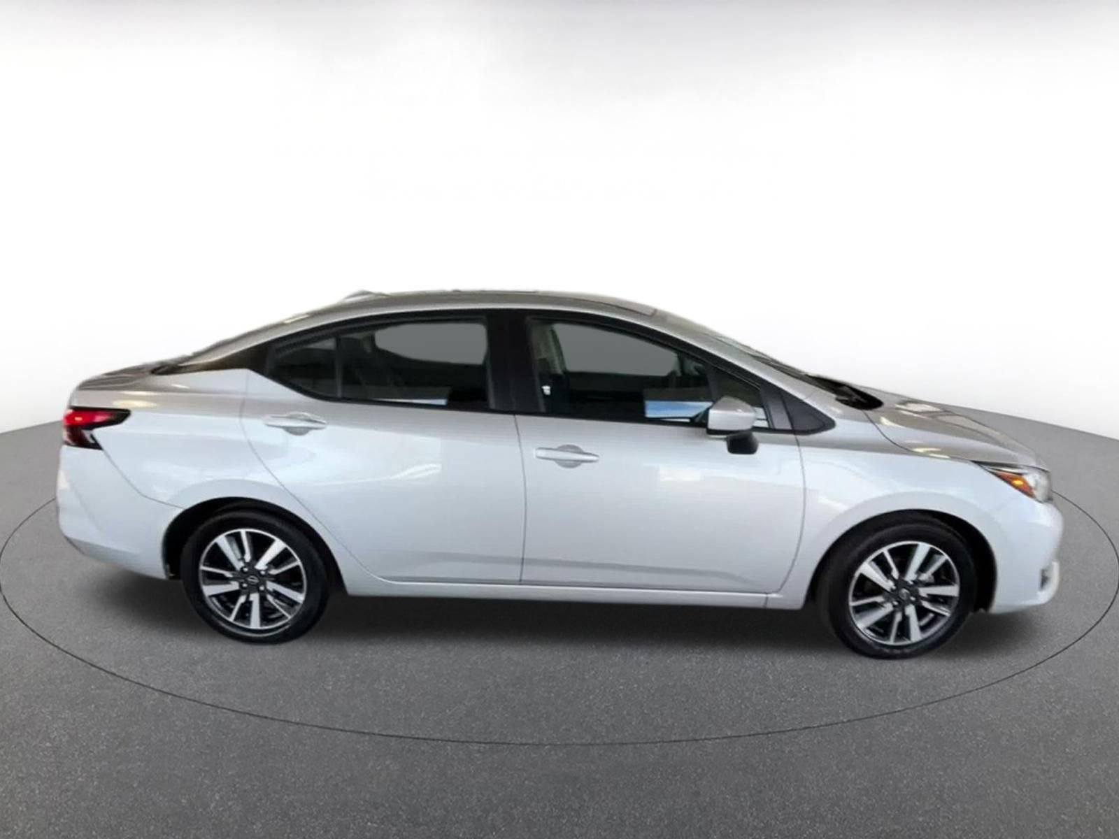 Used 2025 Nissan Versa SV FWD image 15