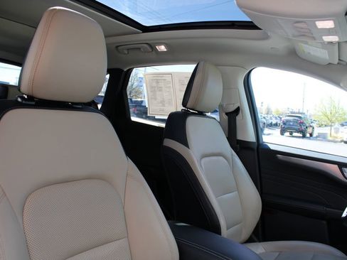 Used 2021 Ford Escape Titanium w/ Class II Trailer Tow Package image 19