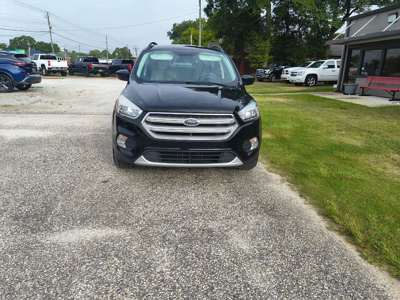 Used 2018 Ford Escape SE FWD image 3