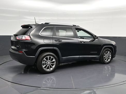 Used 2019 Jeep Cherokee Latitude Plus FWD image 3