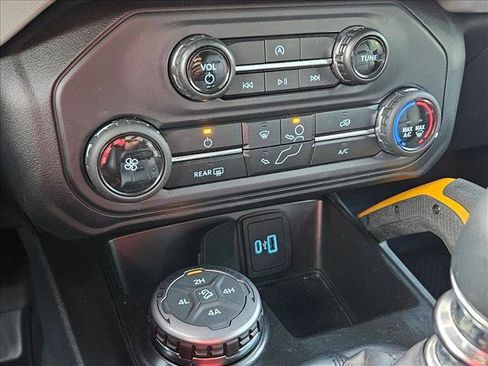 Used 2023 Ford Bronco Badlands AWD/4WD image 14