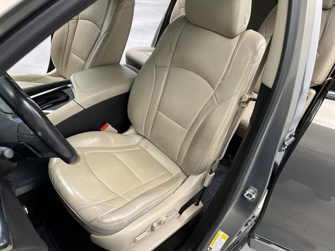 Used 2018 Buick Enclave Premium image 9