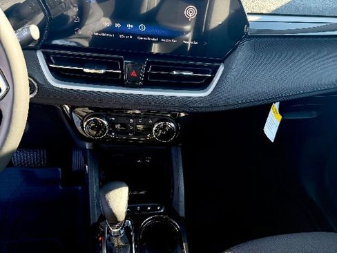 New 2025 Chevrolet TrailBlazer LT w/ Convenience Package image 16